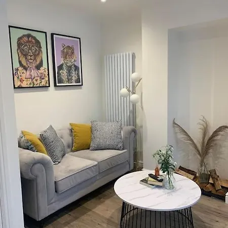 Alto - Lovely 2 Bedroom Serviced By Mint