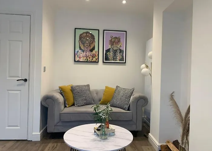 Alto - Lovely 2 Bedroom Serviced By Mint Daire