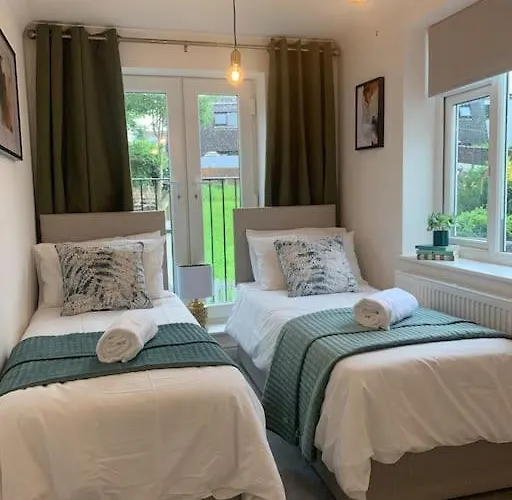 Alto - Lovely 2 Bedroom Serviced By Mint Daire